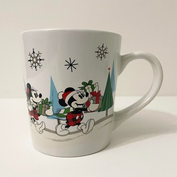 Disney Mickey and Friends Christmas Mug Zrike Brands Goofy Donald Duck Minnie - Picture 1 of 16